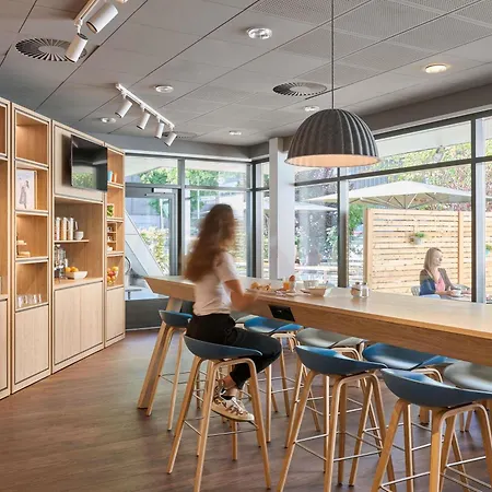 이비스 호텔 쿠어