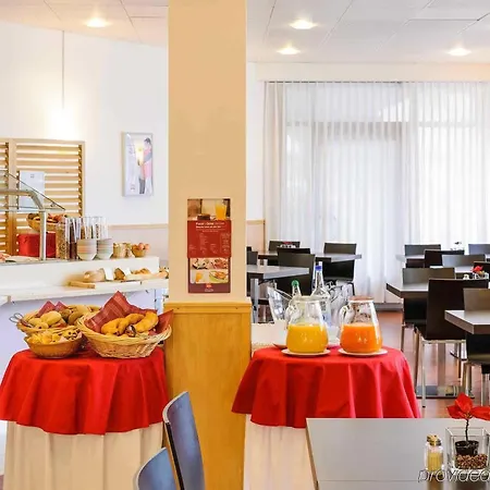 Ibis Отель