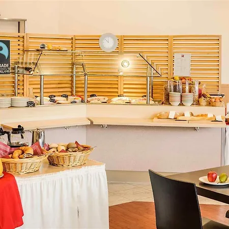 Ibis Hotel 3*